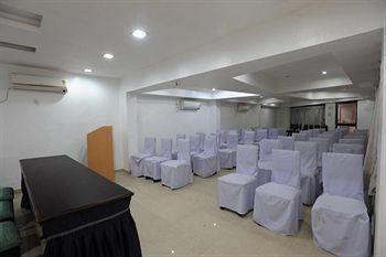 Jal Sagar Hotel Vadodara Buitenkant foto