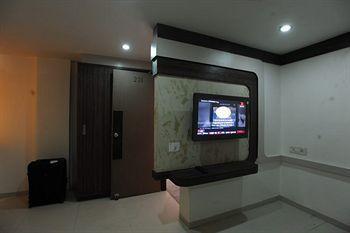 Jal Sagar Hotel Vadodara Buitenkant foto