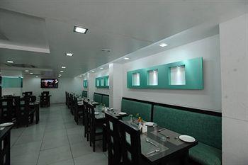 Jal Sagar Hotel Vadodara Buitenkant foto