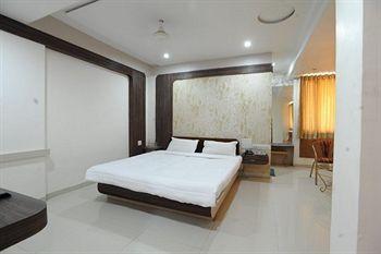 Jal Sagar Hotel Vadodara Buitenkant foto